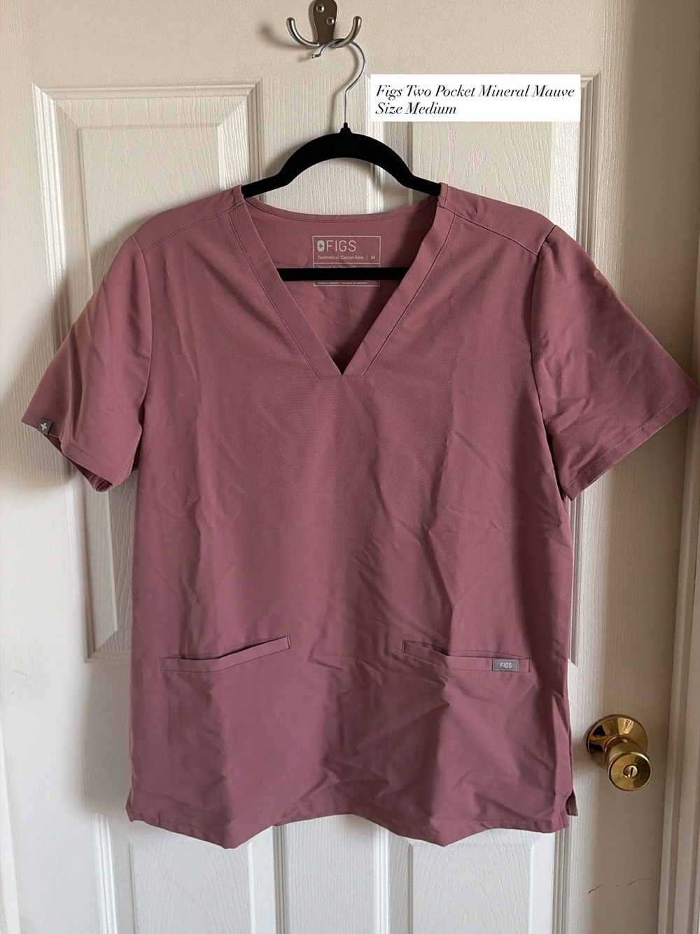 FIGS Casma Mineral Mauve Two-Pocket Scrub Top - Medium